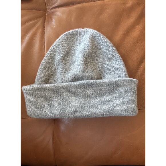 NWT Everlane Wool Beanie Hat Heathered Grey OS Adult - Picture 3 of 5